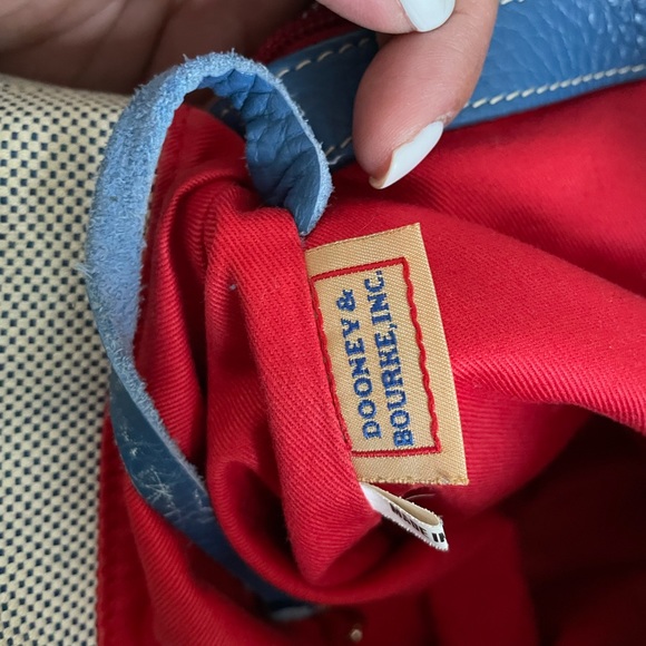 Authentic Dooney and Bourke bag - Picture 3 of 11